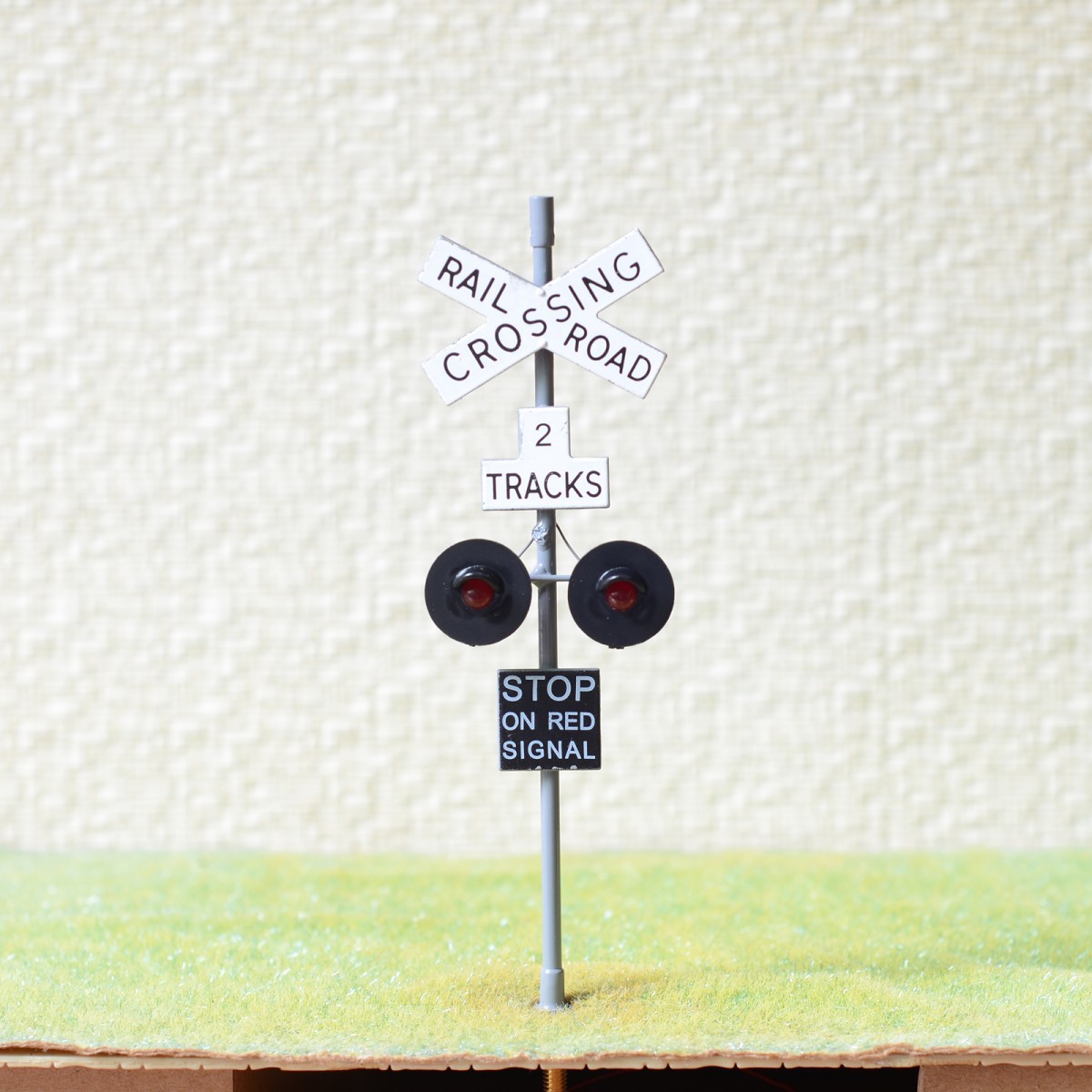 1 x O scale railroad crossing signals LED made 2 target faces 2 tracks gray #GX 